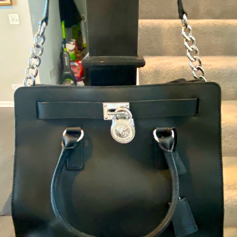 REDUCED ⭐️Michael Kors Large Saffiano Leather Tote - Picture 3 of 10